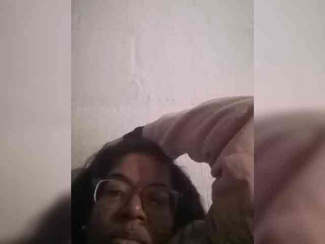 IndianBeaut webcam