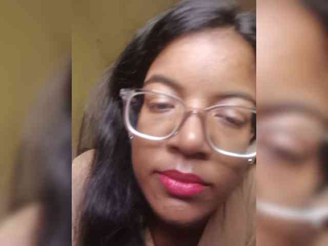 IndianBeaut webcam