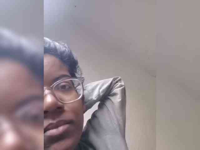 IndianBeaut webcam