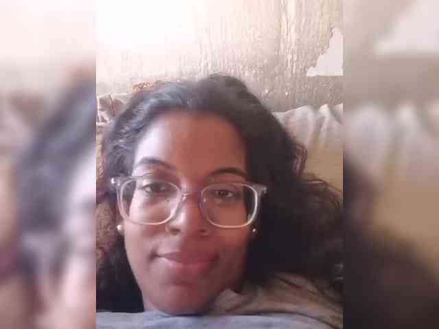indianbeaut's live room