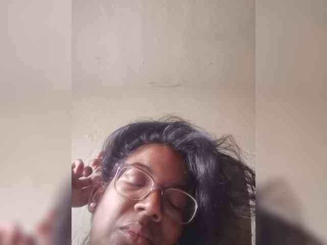 IndianBeaut webcam