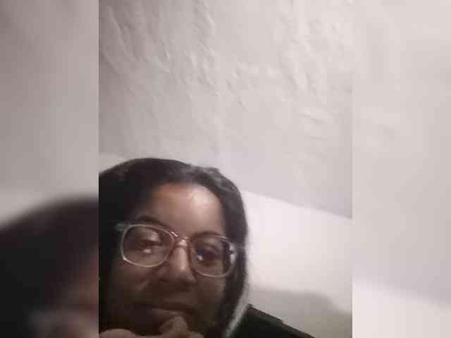 IndianBeaut webcam