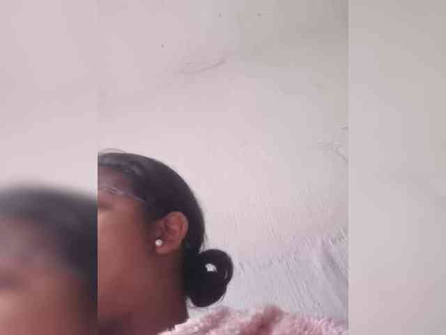 IndianBeaut webcam