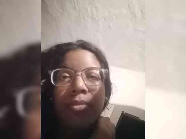 IndianBeaut's webcam live show