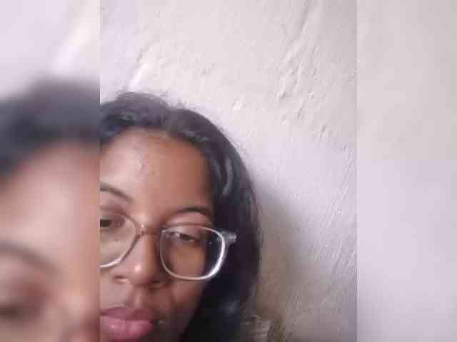 IndianBeaut webcam
