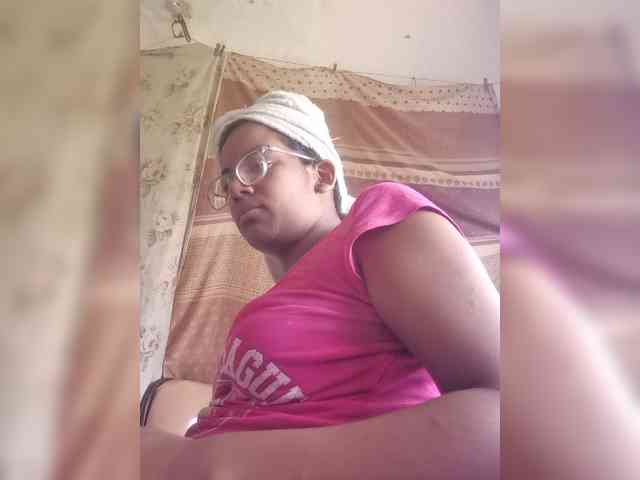 IndianBeaut webcam