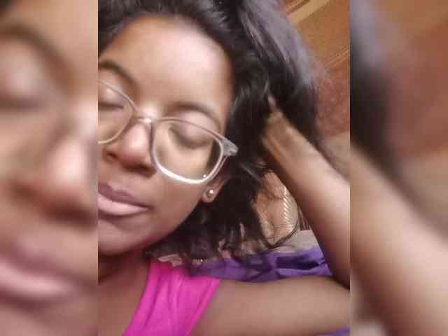 IndianBeaut webcam