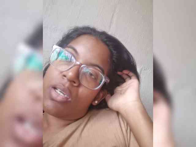 IndianBeaut webcam