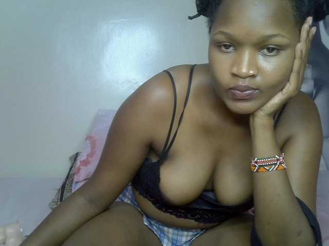Notiryn live cam on BongaCams