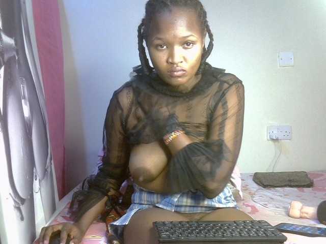Notiryn live cam on BongaCams