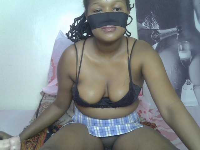 Notiryn live cam on BongaCams