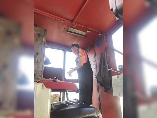 Maybus live cam on BongaCams