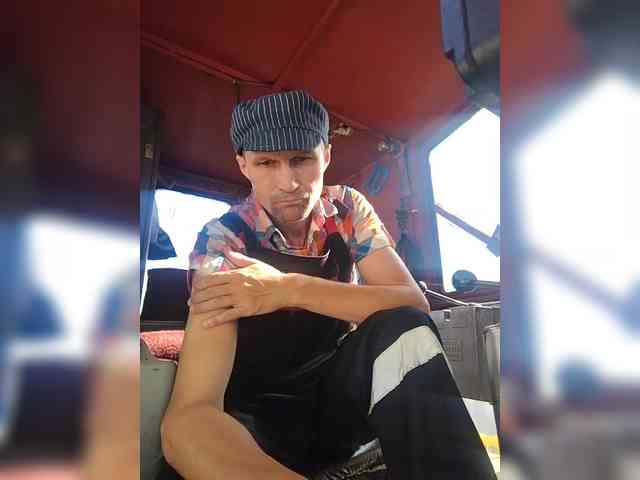 Maybus Live Webcam on BongaCams