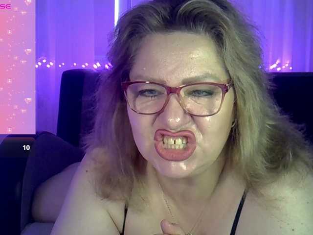 AngelinaGlam live cam on BongaCams