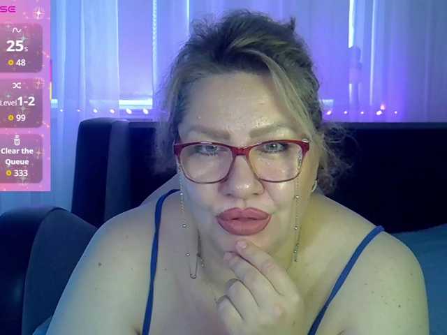 AngelinaGlam live cam on BongaCams