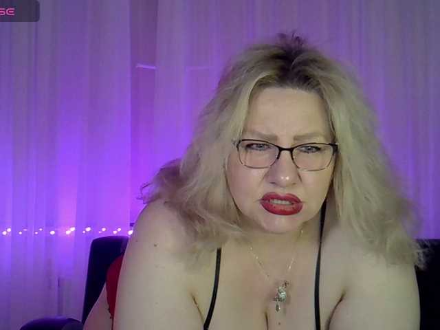 AngelinaGlam live cam on BongaCams