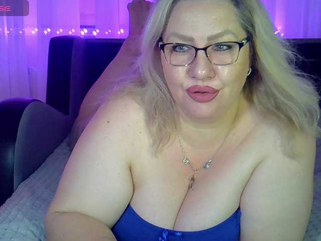 AngelinaGlam live cam on BongaCams