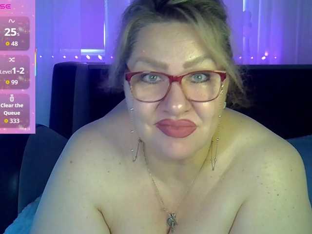 AngelinaGlam live cam on BongaCams