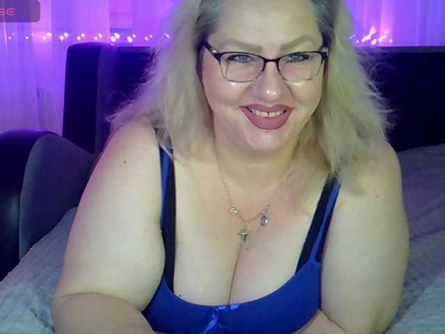AngelinaGlam live cam on BongaCams