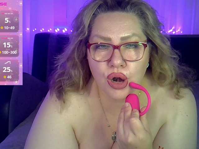 AngelinaGlam live cam on BongaCams