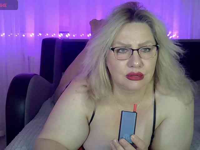 AngelinaGlam webcam