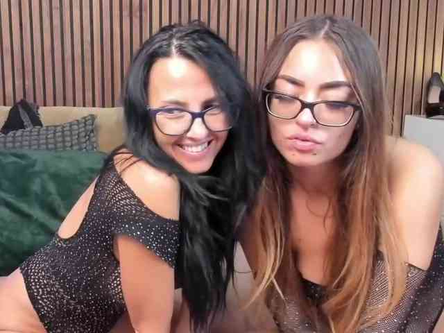 SpicyGirlsX webcam