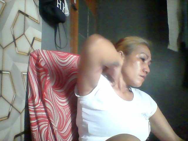 Rarra live cam on BongaCams