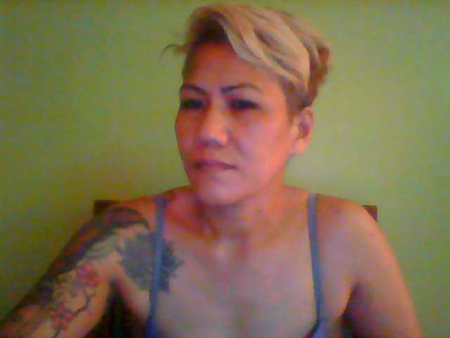 Rarra — live female cam