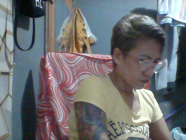 Rarra, live now on BongaCams