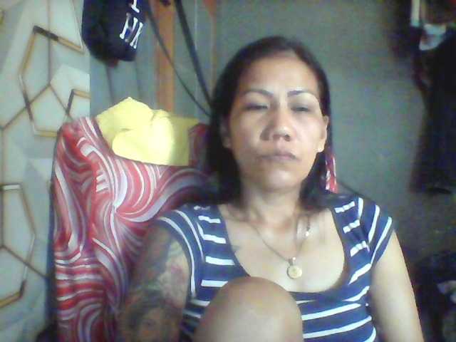 Rarra's BongaCams show and profile