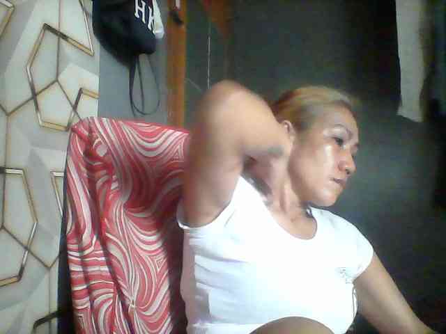Rarra Live Webcam on BongaCams