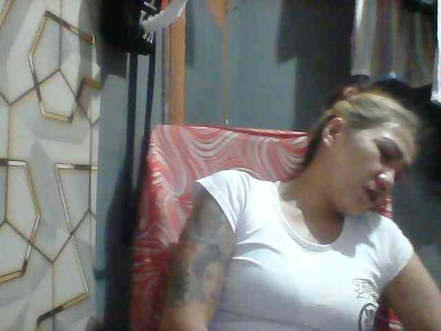 Rarra Live Webcam on BongaCams