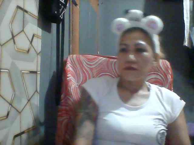 Rarra Live Webcam on BongaCams