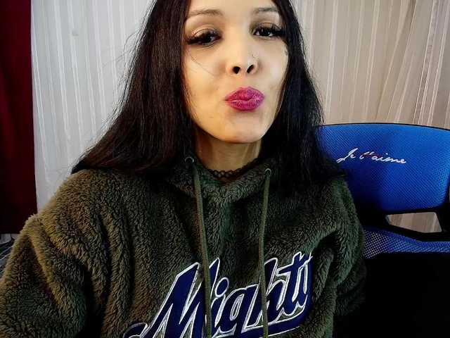 mommyjeva live cam on BongaCams