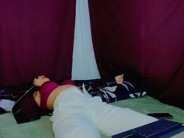 mommyjeva live cam on BongaCams