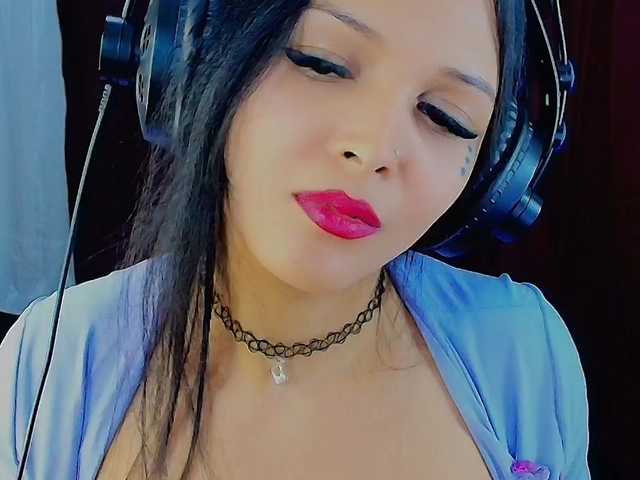 mommyjeva live cam on BongaCams