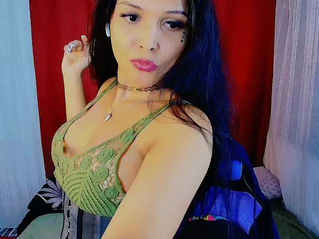 mommyjeva live cam on BongaCams