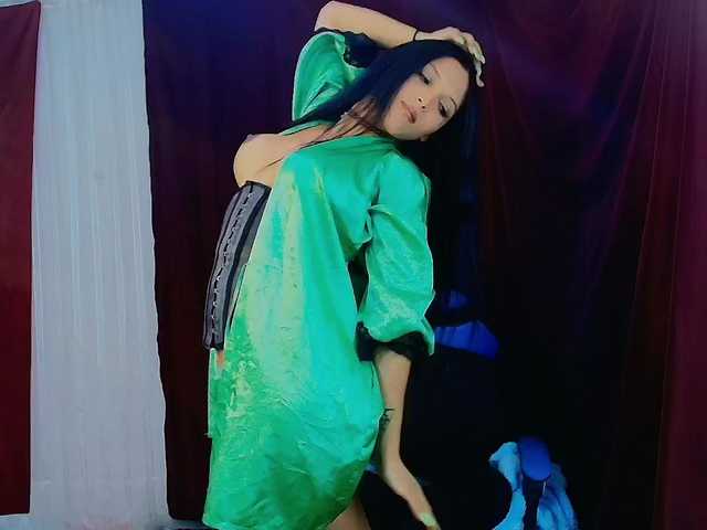 mommyjeva live cam on BongaCams