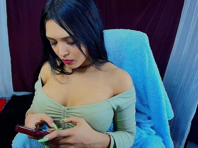 mommyjeva live cam on BongaCams