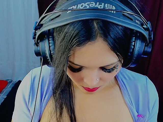 mommyjeva live cam on BongaCams