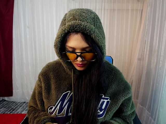mommyjeva live cam on BongaCams