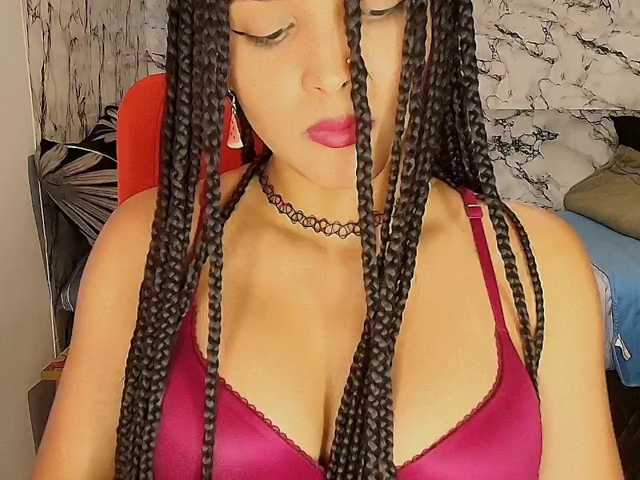 mommyjeva live cam on BongaCams