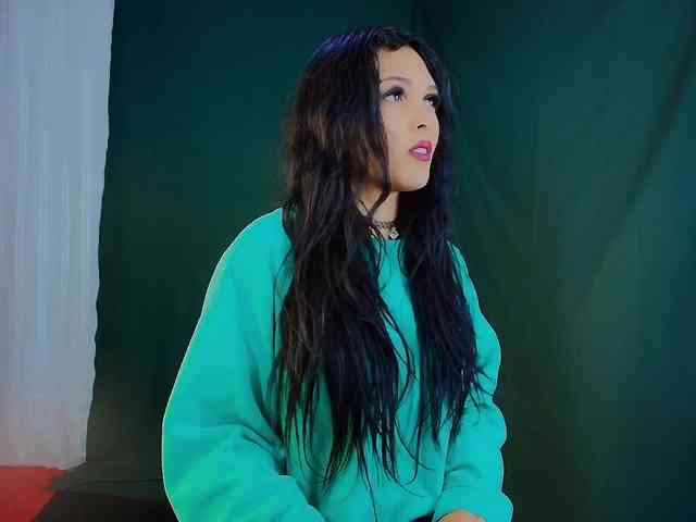 mommyjeva Live Webcam on BongaCams