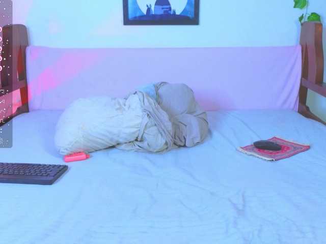 BladeNeon live webcam show