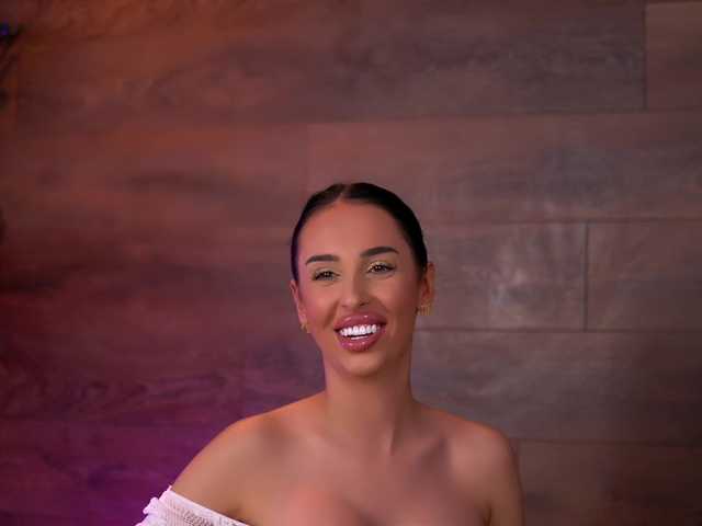 Sex chat gratuit in direct cu KairaAndrews pe BongaCams