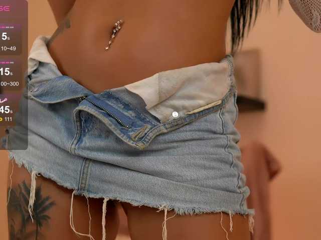 KairaAndrews live webcam show