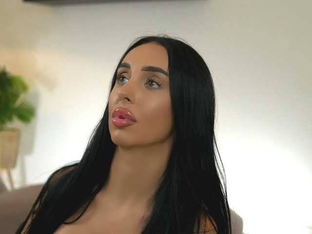 KairaAndrews live cam on BongaCams