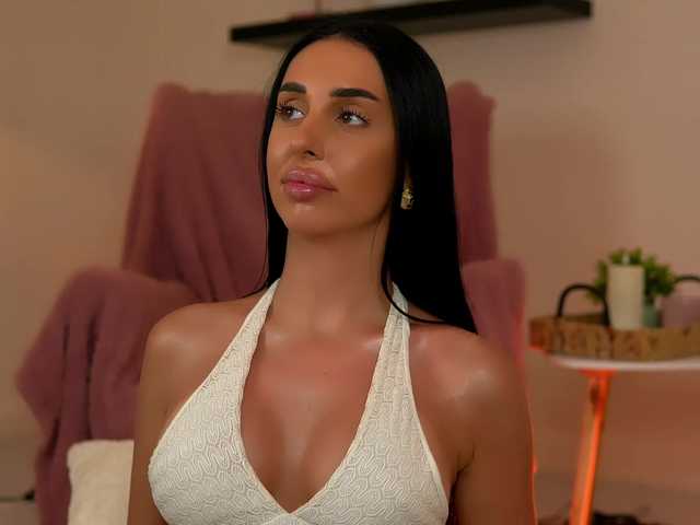 KairaAndrews live cam on BongaCams