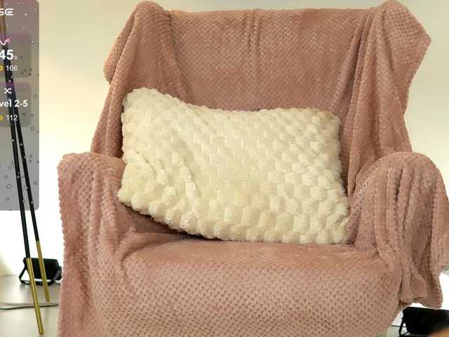 KairaAndrews live cam on BongaCams
