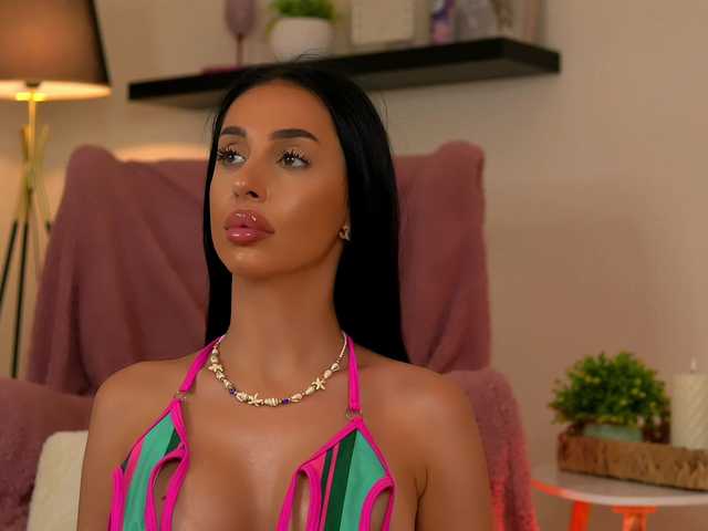 KairaAndrews live cam on BongaCams